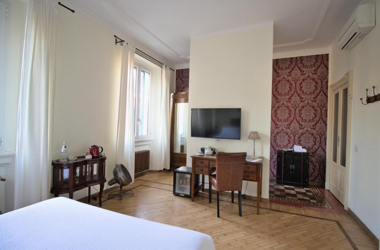 Porta Tosa Boutique Couette-café 2*